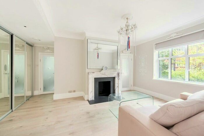 2 Bedroom Apartment To Rent In Belsize Grove, NW3