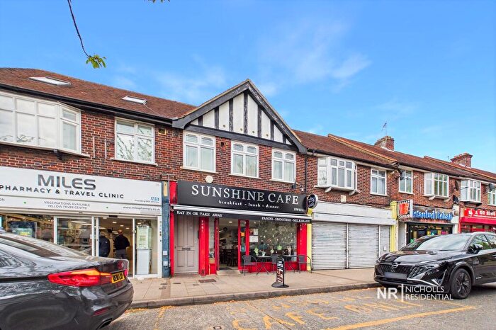 2 Bedroom Flat For Sale In Chessington Road, West Ewell, Surrey., KT19