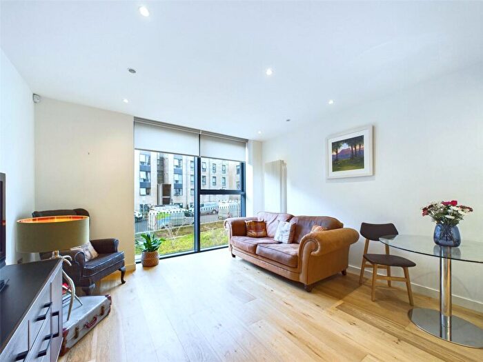 1 Bedroom Apartment To Rent In Simpson Loan, Edinburgh, Midlothian, EH3