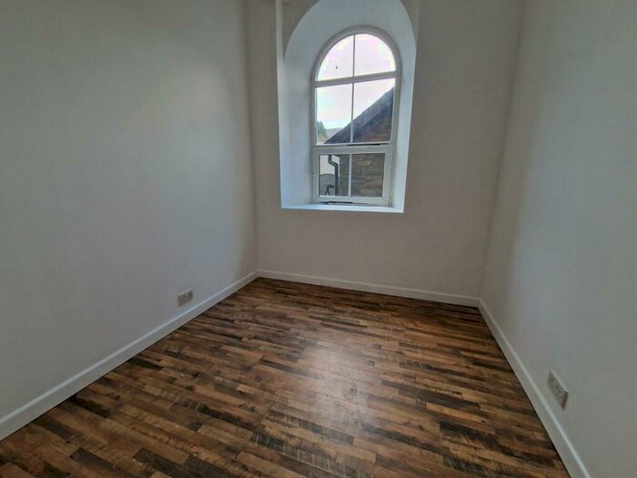 1 Bedroom Flat To Rent In Bethel Court, Oxford Street, Pontycymer