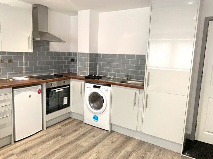 1 Bedroom Flat To Rent In South Street, Hull, HU1