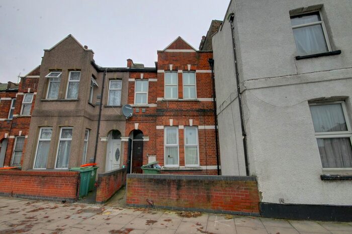 2 Bedroom Flat To Rent In Prince Regent Lane, Custom House, E16