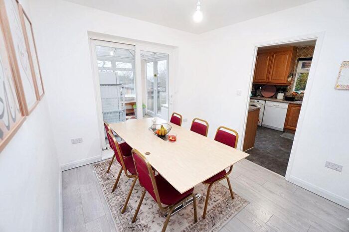 3 Bedroom Semi-Detached House For Sale In East Side, HP13