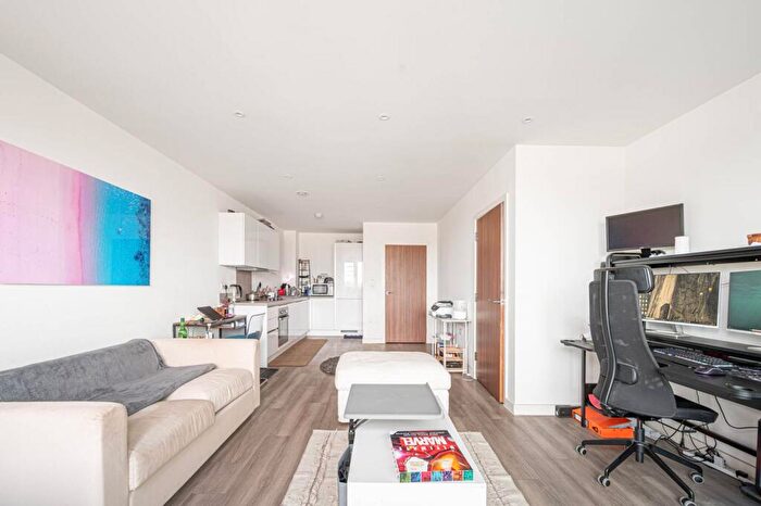 2 Bedroom Flat For Sale In Greenshank House, Colindale, London, NW9