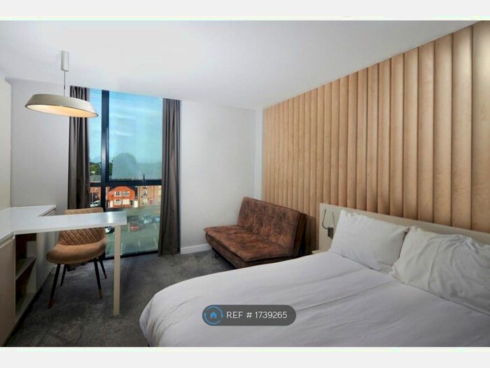 Studio To Rent In Churchill Way, Macclesfield, SK11