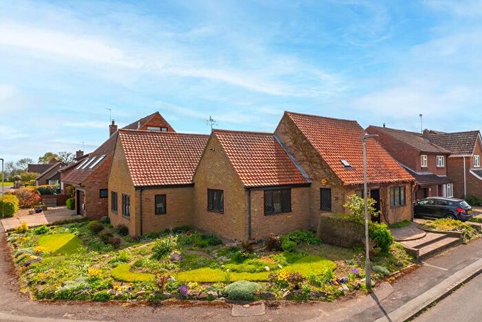 3 Bedroom Bungalow For Sale In Moorlands Road, Wing, Leighton Buzzard, LU7