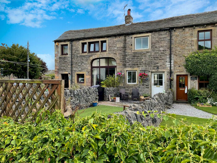 3 Bedroom Cottage For Sale In The Fold, Lothersdale, BD20