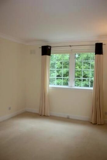 2 Bedroom Property To Rent In Lintwhite Crescent, Bridge Of Weir, PA11