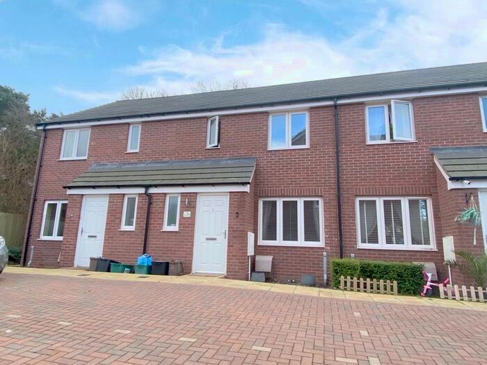 3 Bedroom Terraced House For Sale In Kennel Field Drive, Bishops Hull, Taunton, TA1