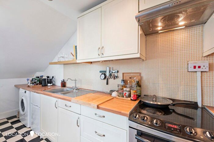1 Bedroom Flat To Rent In Dunsmure Road, London, N16