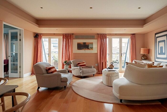 3 Bedroom Flat For Sale In Welbeck Street, Marylebone, London, W1G