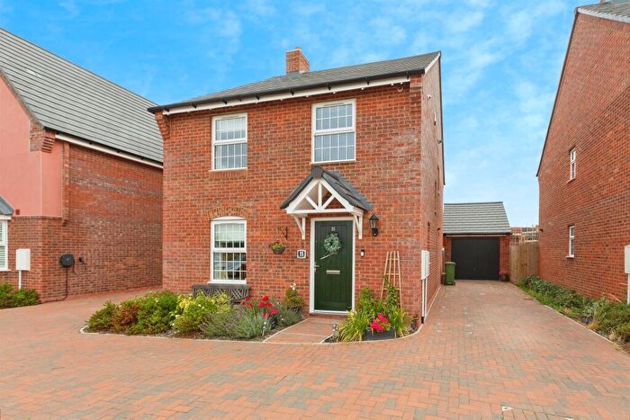 4 Bedroom Detached House For Sale In Mountsorrell Place, Broughton, Aylesbury, HP22