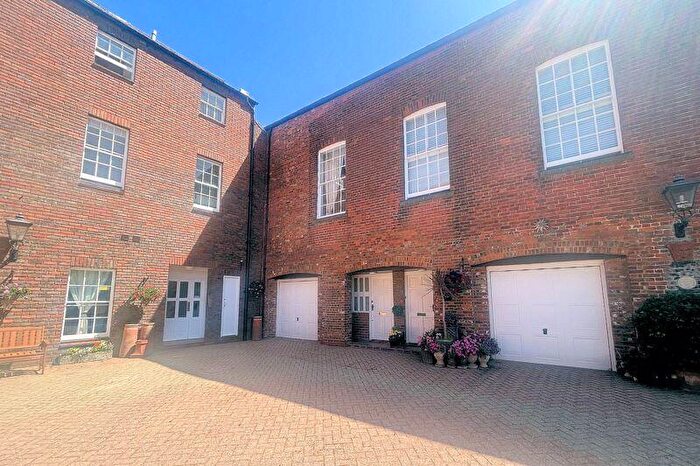 2 Bedroom Character Property For Sale In North Street, Gosport, PO12