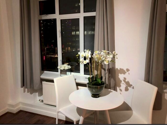 Studio To Rent In Euston Road, London, NW1