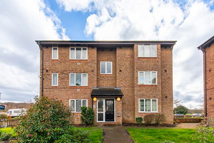 1 Bedroom Flat For Sale In Friars Avenue, Putney Vale, SW15