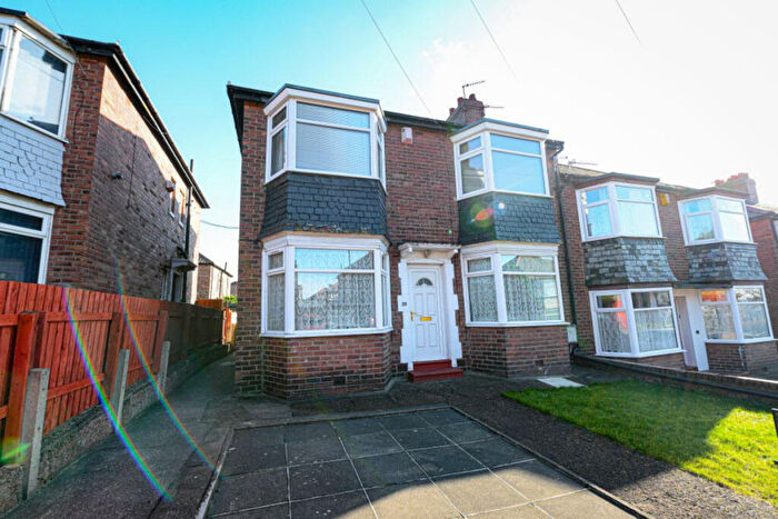 2 Bedroom Flat To Rent In Dipton Avenue, Newcastle Upon Tyne, NE4