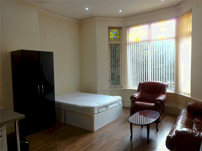 Apartment To Rent In Hagley Road, Edgbaston, Birmingham, B17