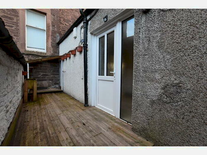 3 Bedroom Flat To Rent In Academy Street, Crieff, PH7