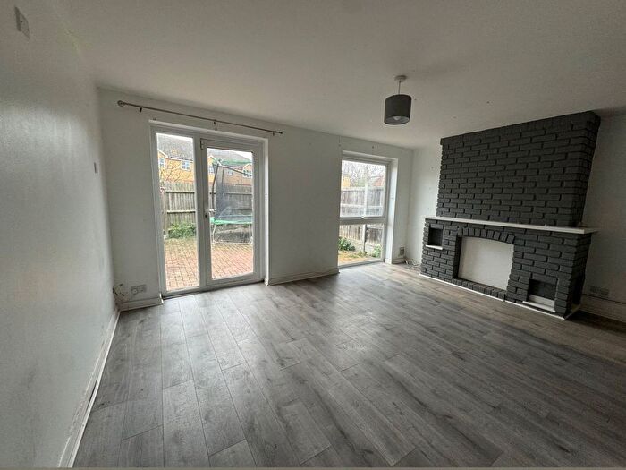 4 Bedroom Semi-Detached House To Rent In Moore Avenue, Tilbury, RM18