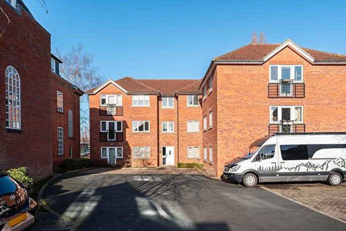 2 Bedroom Flat For Sale In Pinsent Court, York, YO31