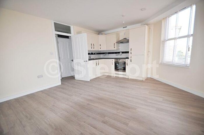 1 Bedroom Apartment To Rent In Holloway Road, London, N7