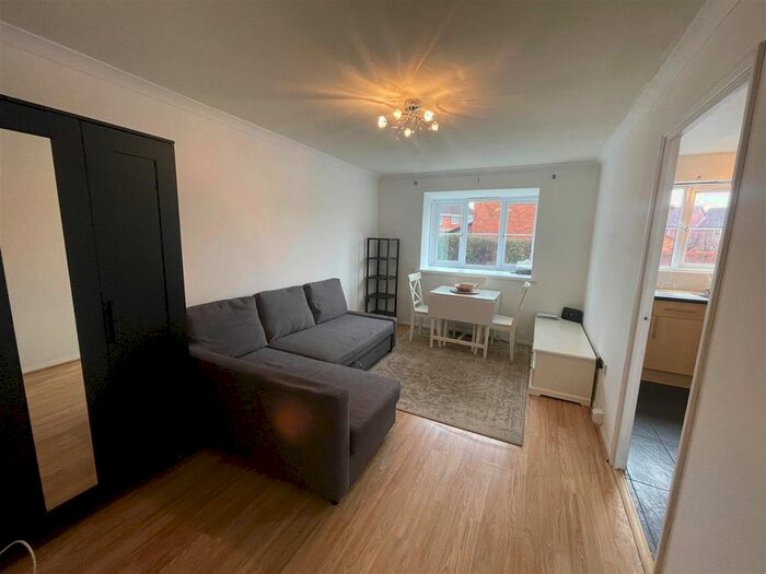 1 Bedroom Flat To Rent In Bridge Road, Grays, RM17