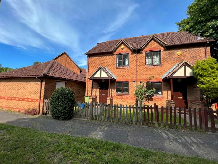 3 Bedroom Semi-Detached House To Rent In Fortescue Drive, Shenley Church End, Milton Keynes, MK5