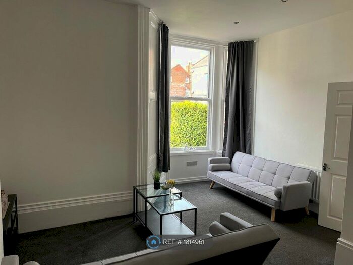 2 Bedroom Flat To Rent In Argyle Square, Sunderland, SR2