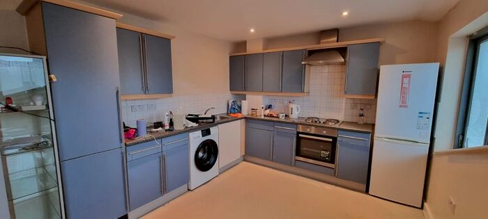2 Bedroom Flat To Rent In Martlesham Walk, London, NW9