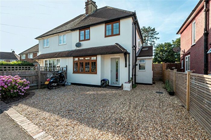 3 Bedroom Semi-Detached House For Sale In Coleson Hill Road, Wrecclesham, Farnham, Surrey, GU10