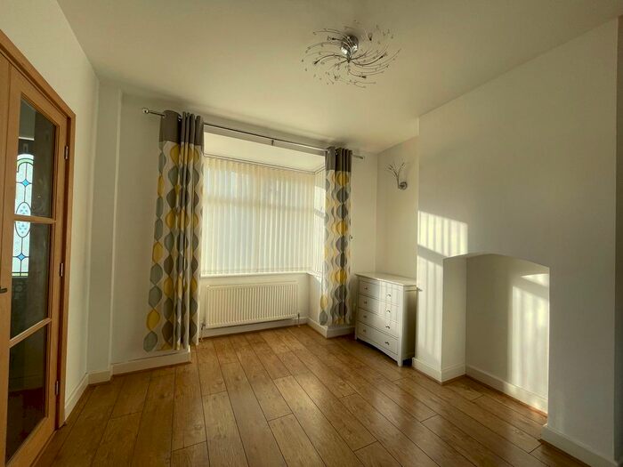 3 Bedroom Semi-Detached House To Rent In Kingsbury Road, Erdington, B24