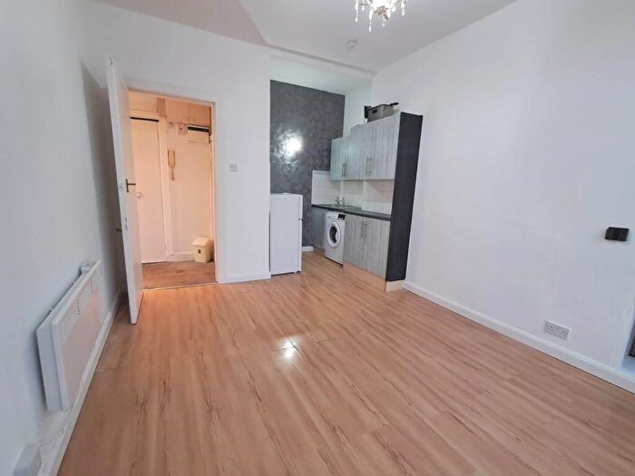 1 Bedroom Flat To Rent In Caledonia Street, Renfrewshire, PA3