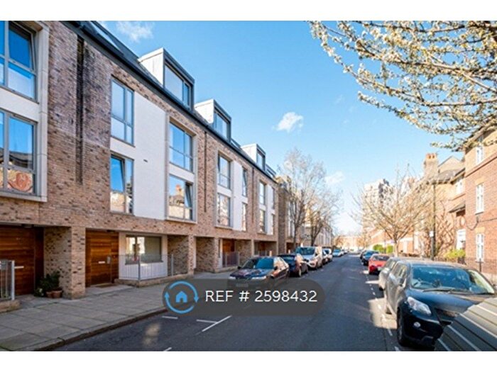 2 Bedroom Flat To Rent In Grant House, London, SW9