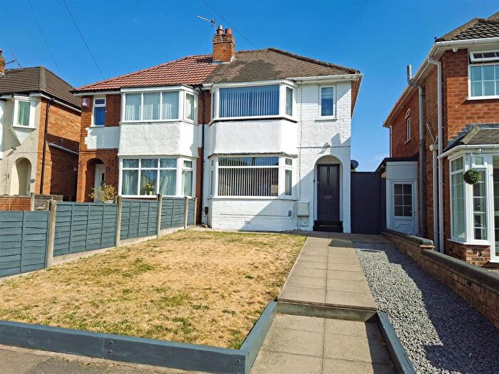 3 Bedroom Semi-Detached House For Sale In Parkdale Road, Sheldon, Birmingham, B26