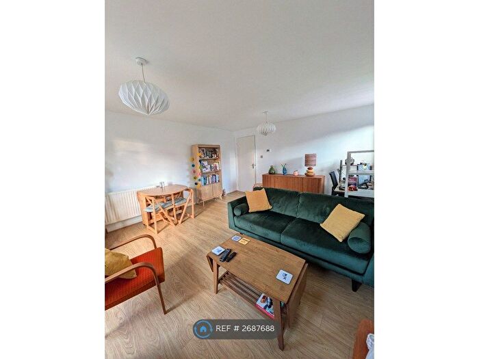 2 Bedroom Flat To Rent In Stainsbury Street, London, E2