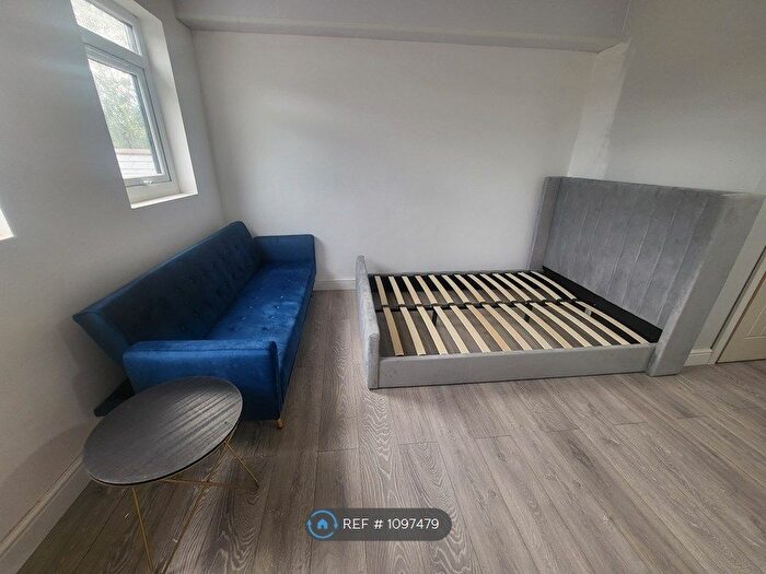 1 Bedroom Studio To Rent In Pershore Road, Birmingham, B30