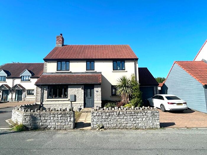 4 Bedroom Detached House For Sale In Ashcott Road, Meare, BA6