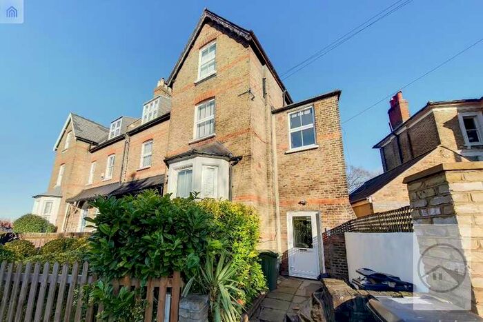 Flat To Rent In Drewstead Road, Streatham Hill, SW16
