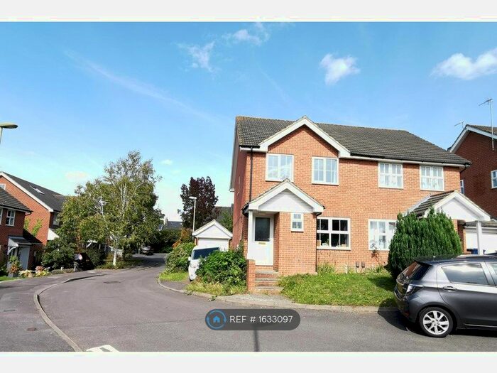 3 Bedroom Semi-Detached House To Rent In St. Christophers Place, Oxford, OX4