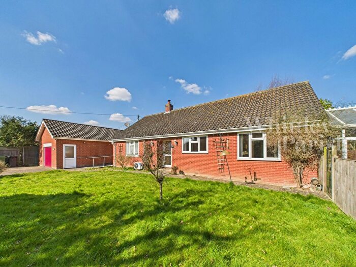 4 Bedroom Bungalow For Sale In Station Road, Great Moulton, Norwich, NR15
