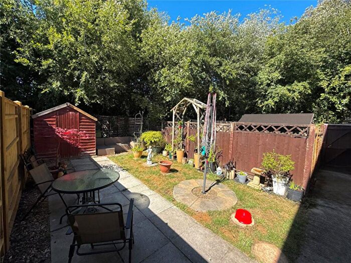 2 Bedroom Flat For Sale In Hambert Way, Ashurst Bridge, Southampton, Hampshire, SO40