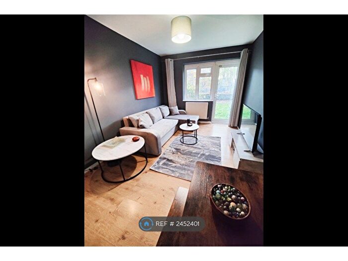 1 Bedroom Flat To Rent In Harfleur Court, London, SE11