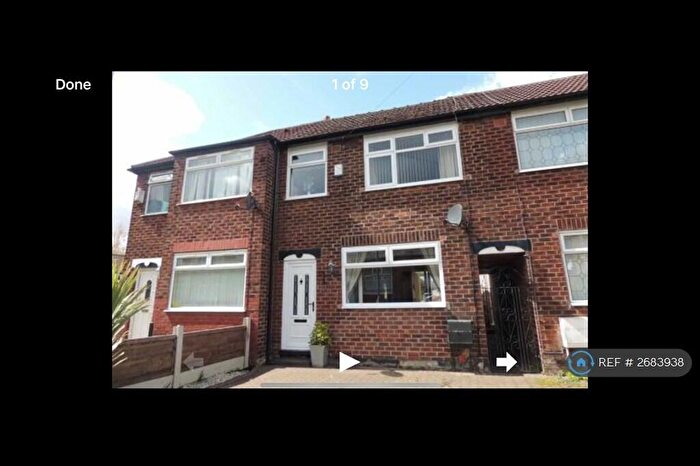 3 Bedroom Semi-Detached House To Rent In Briarwood Avenue, Droylsden, Manchester, M43