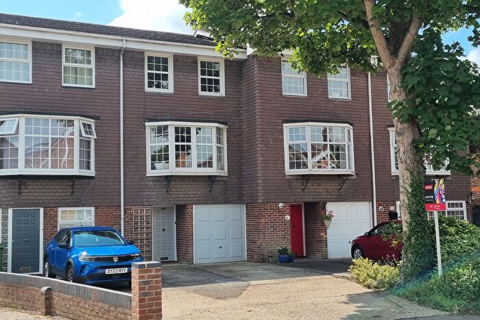 4 Bedroom Town House For Sale In Cosham, Hampshire, PO6