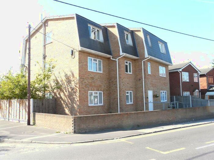 1 Bedroom Flat To Rent In High Street, Canvey Island, SS8