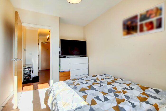 1 Bedroom Flat To Rent In Worton Way, Hounslow, TW3