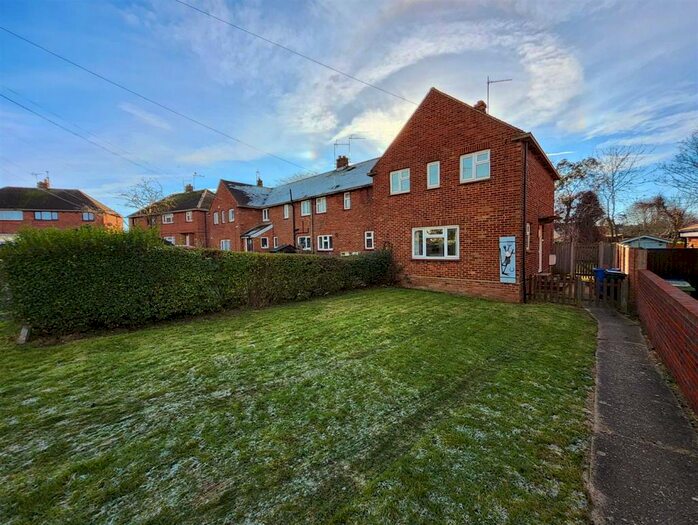 3 Bedroom House To Rent In Noreen Avenue, Minster On Sea, Sheerness, ME12