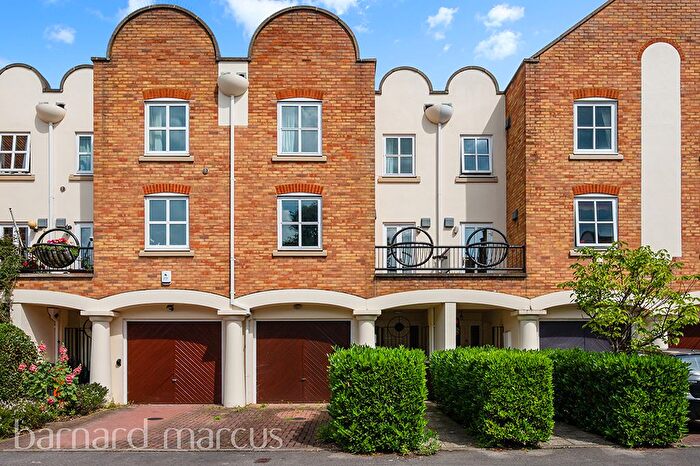 4 Bedroom Property To Rent In Herons Place, Isleworth, Middlesex, TW7