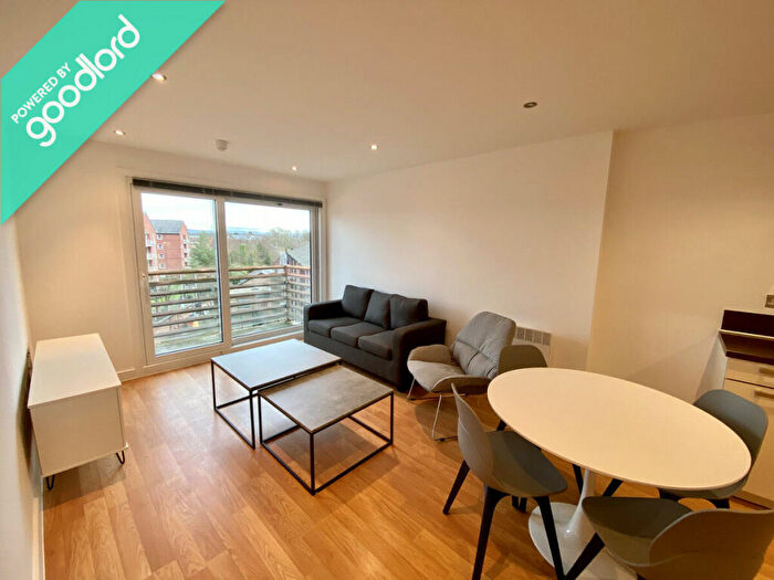 3 Bedroom Apartment To Rent In Rusholme Place, Manchester, M14