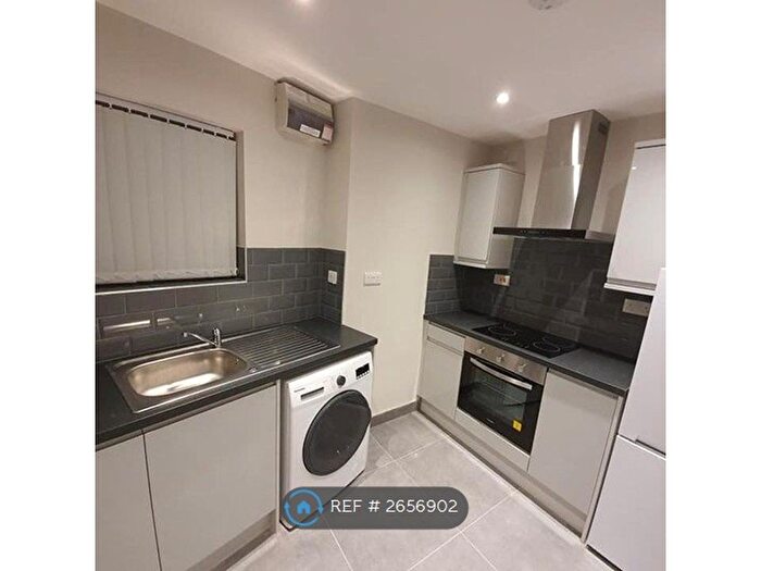 1 Bedroom Flat To Rent In Henry Court, Rotherham, S65